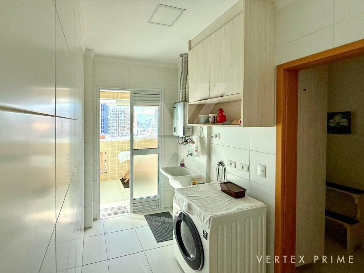 Apartamento de 3 suítes, andar alto e vista mar no Gonzaga em prédio com lazer. — foto