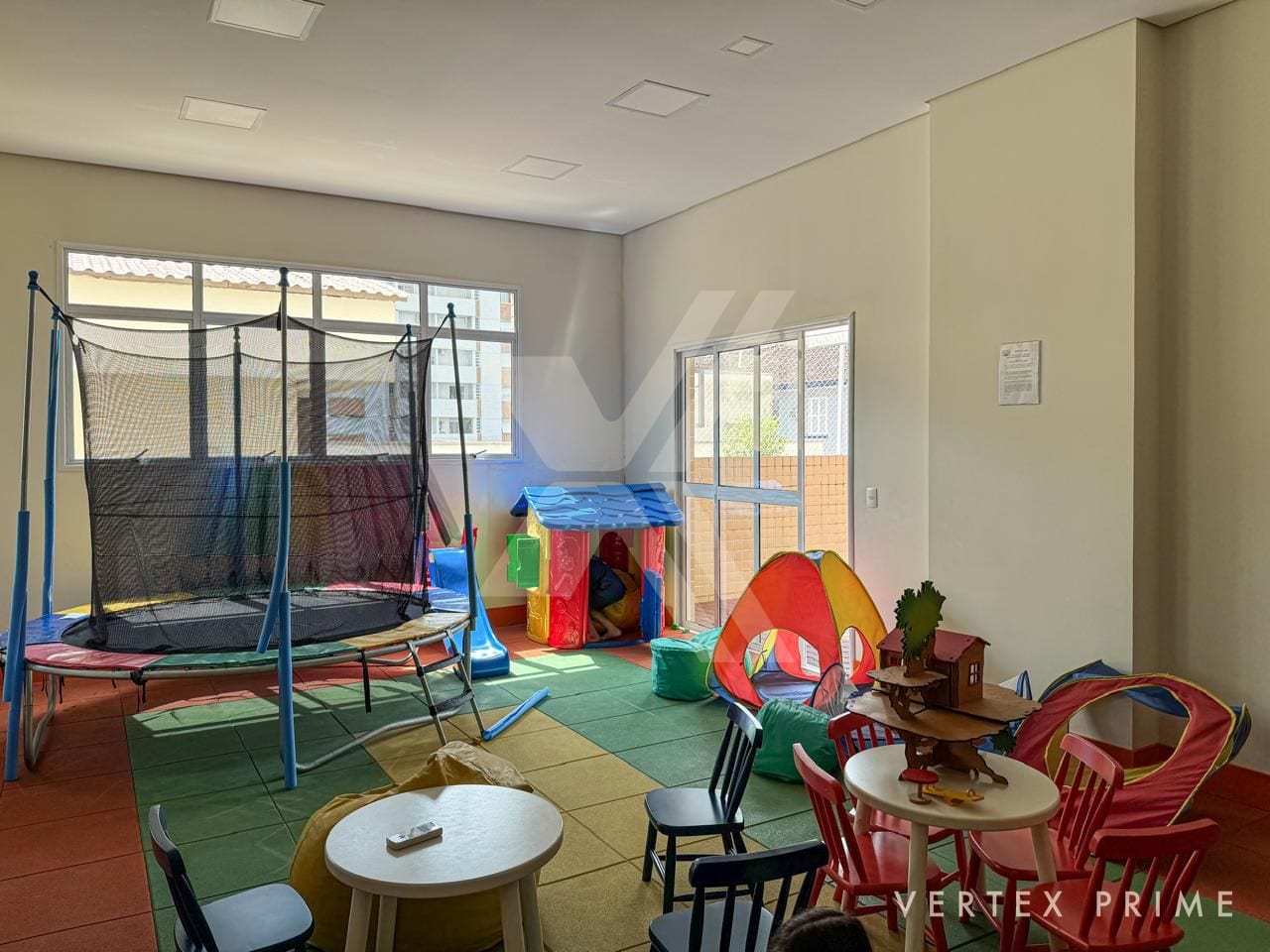 Apartamento de 3 suítes, andar alto e vista mar no Gonzaga em prédio com lazer. — foto
