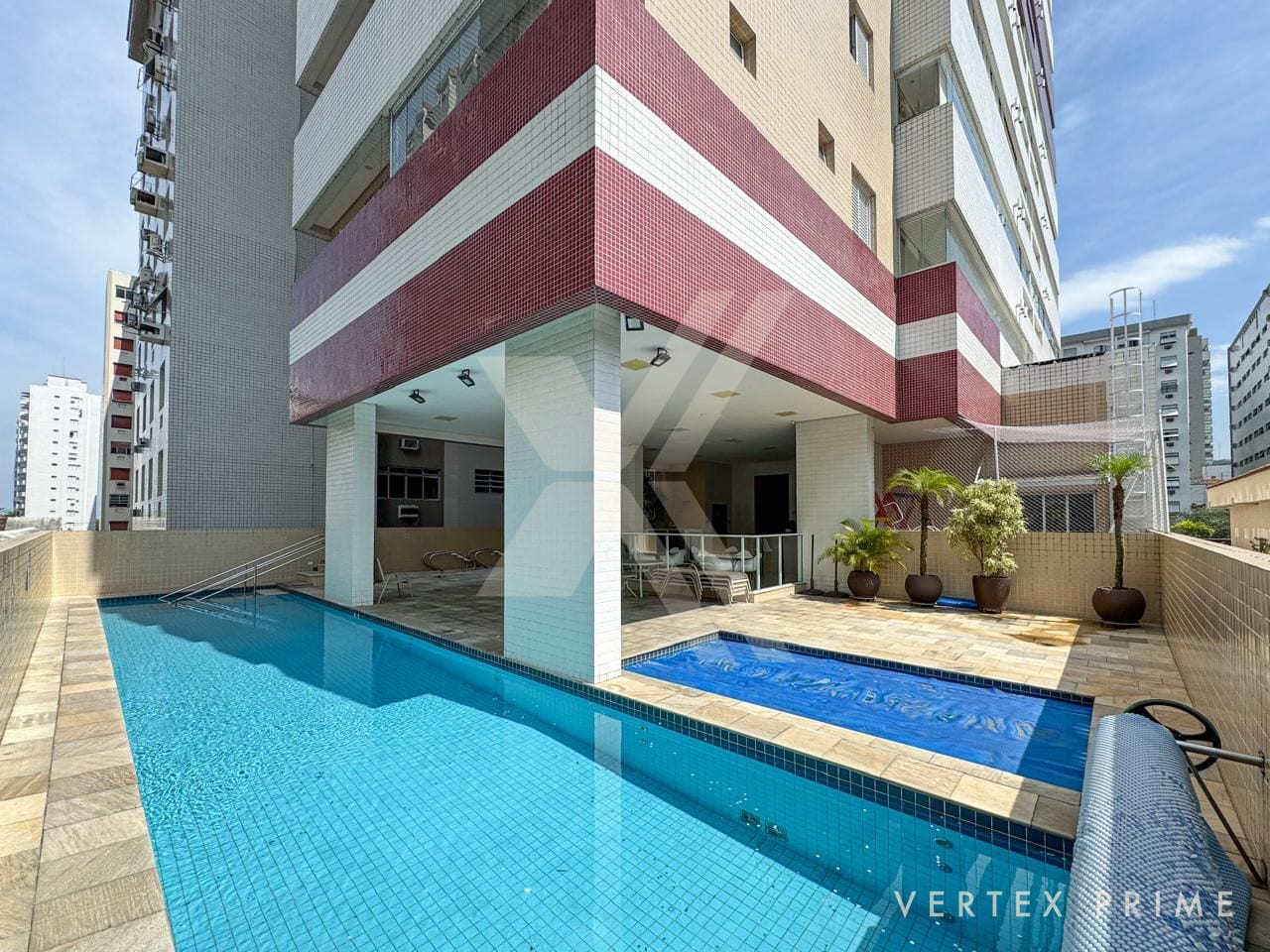 Apartamento de 3 suítes, andar alto e vista mar no Gonzaga em prédio com lazer. — foto