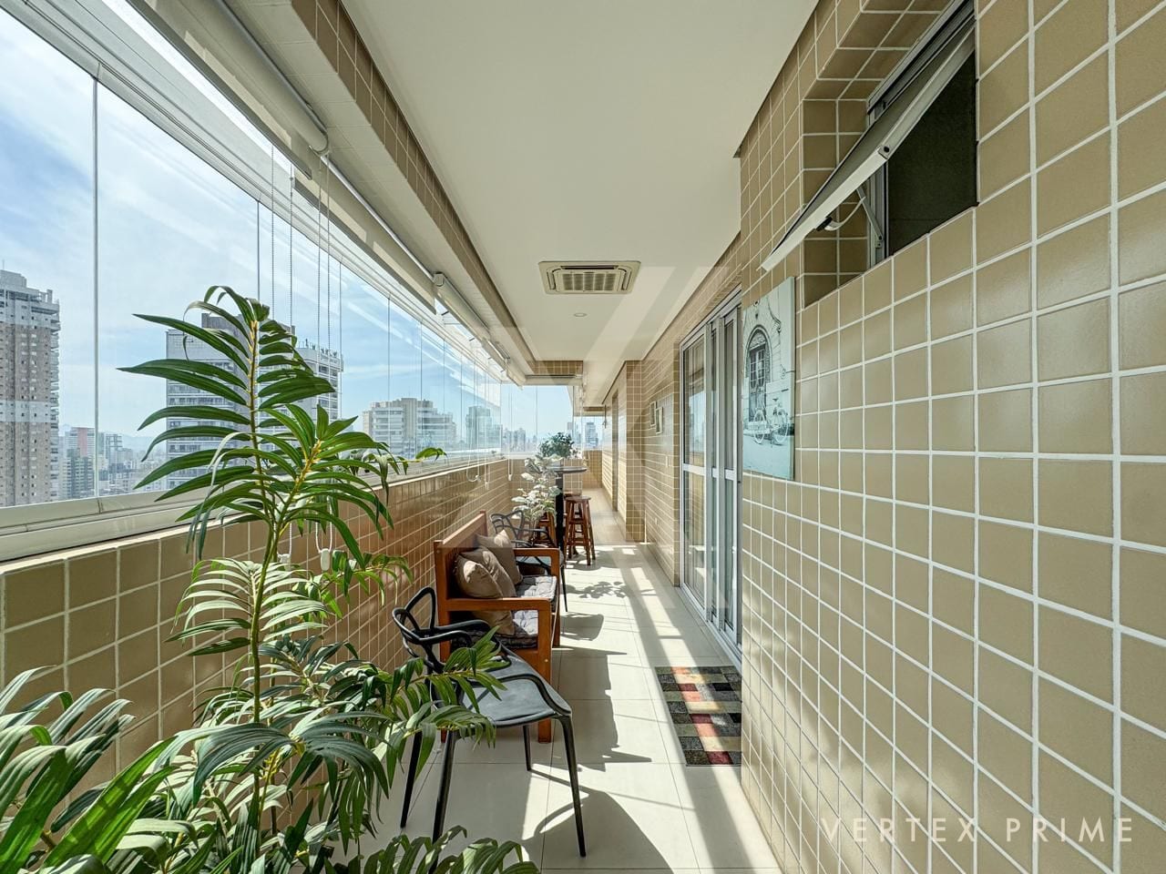 Apartamento de 3 suítes, andar alto e vista mar no Gonzaga em prédio com lazer. — foto