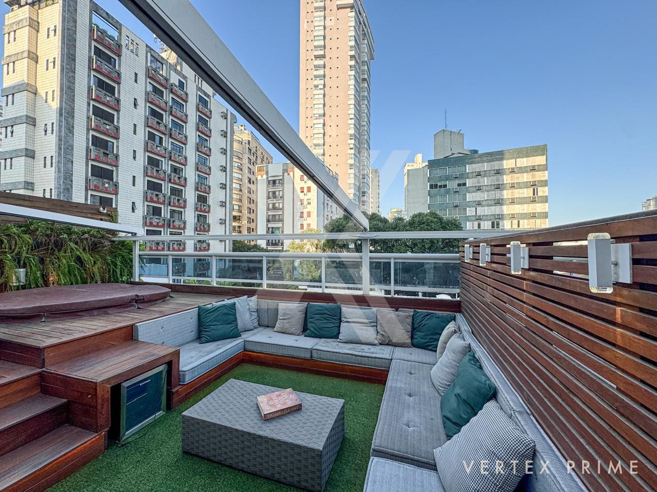 Apartamento garden com jacuzzi e teto retrátil, porteira fechada. Vila Rica - Santos — foto