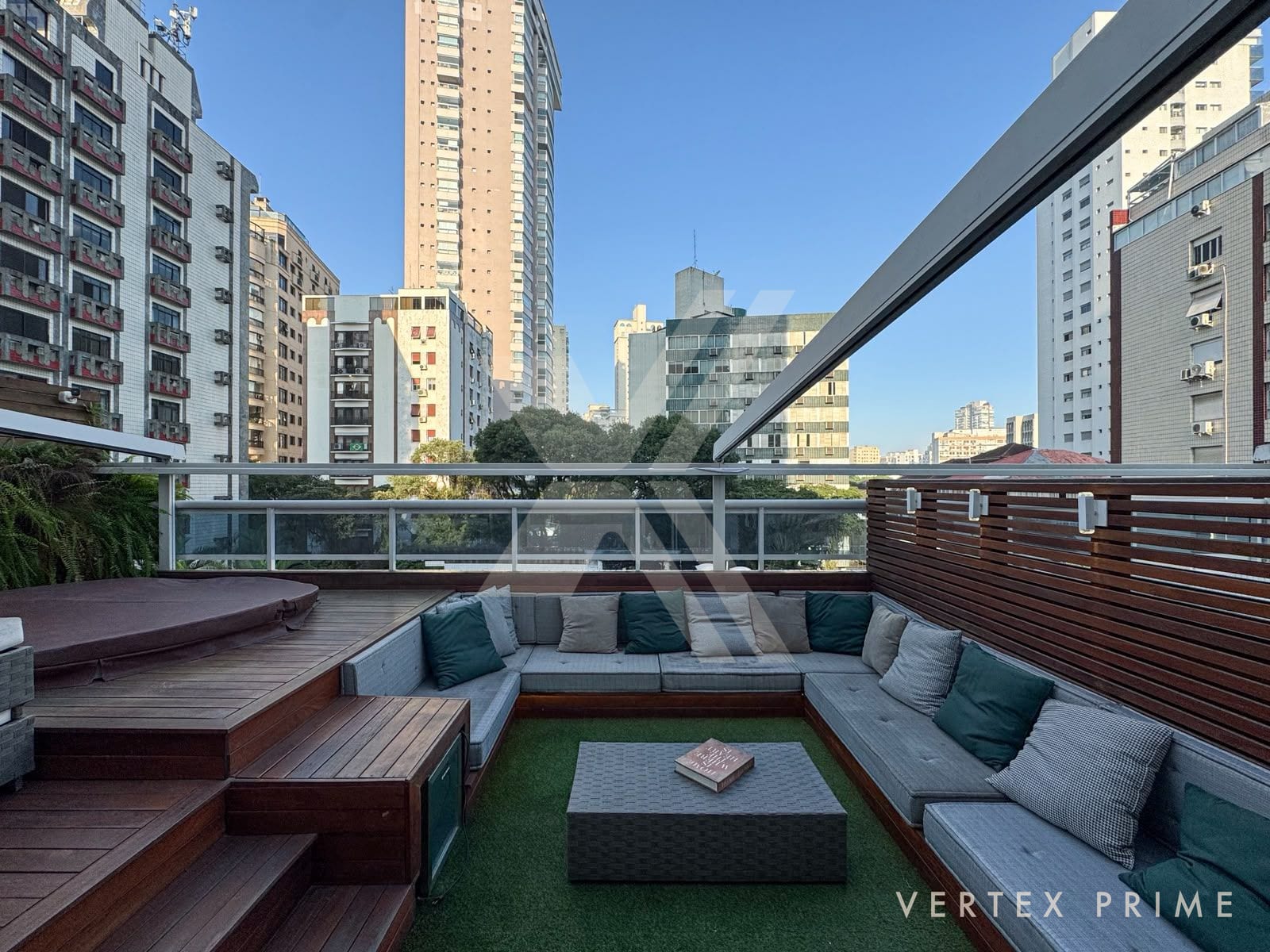 Apartamento garden com jacuzzi e teto retrátil, porteira fechada. Vila Rica - Santos — foto