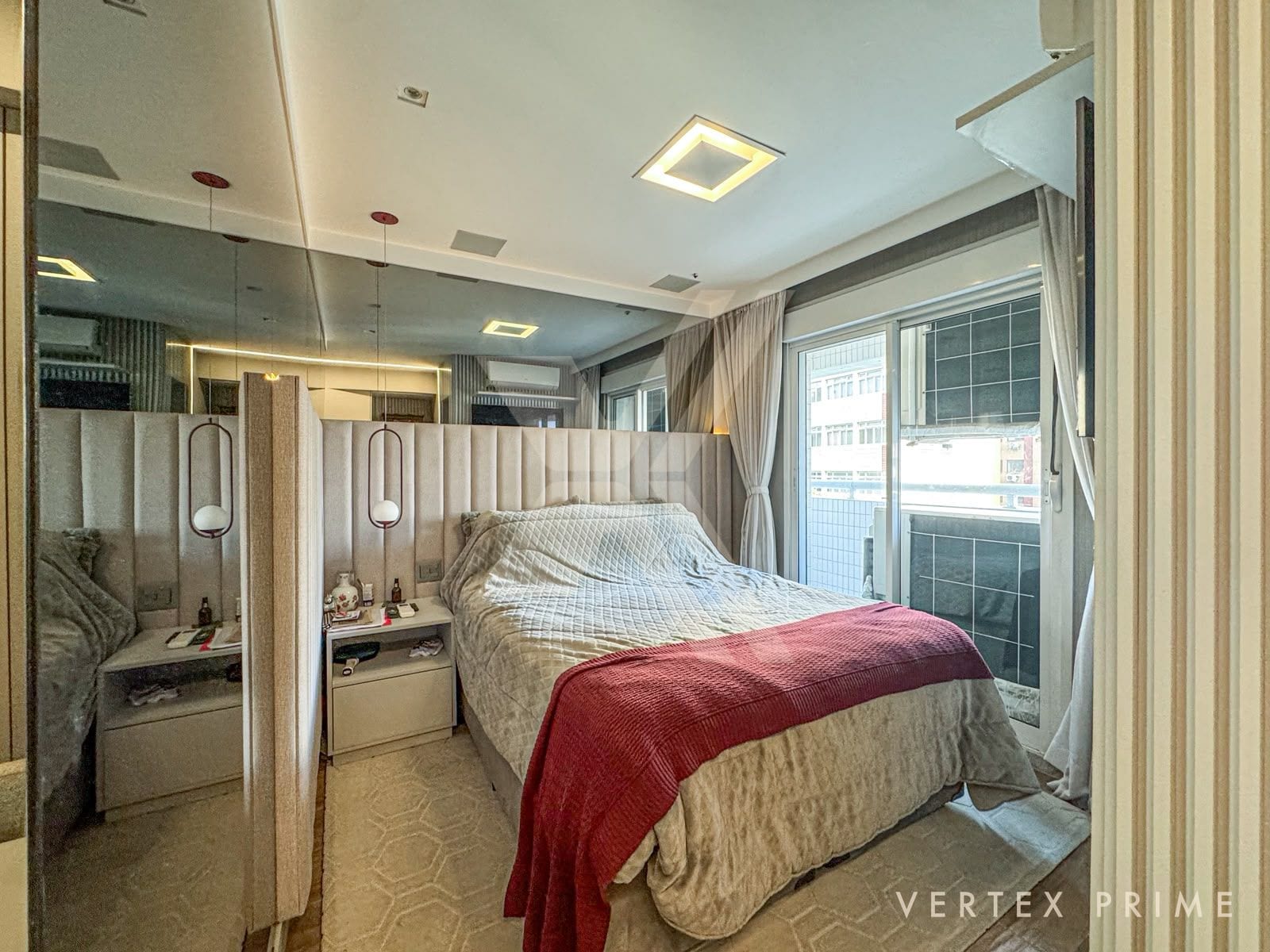 Apartamento garden com jacuzzi e teto retrátil, porteira fechada. Vila Rica - Santos — foto
