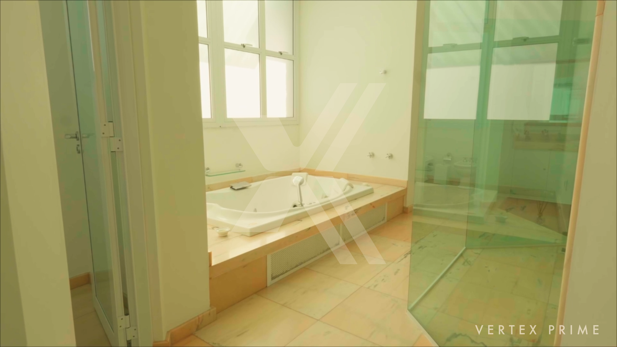 Casa de Alto Padrão | Decoração autoral com relógios — foto
