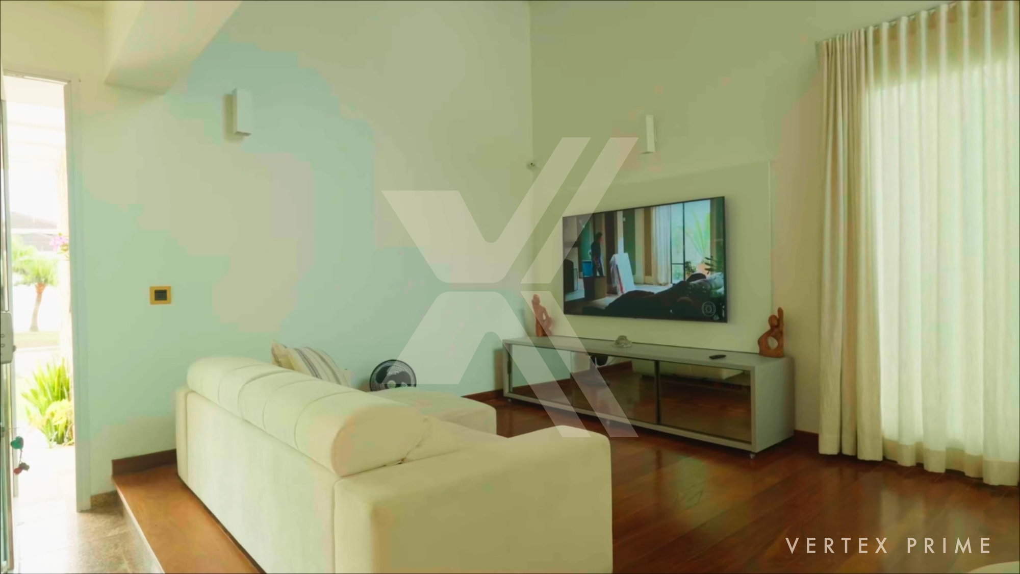 Casa de Alto Padrão | Decoração autoral com relógios — foto
