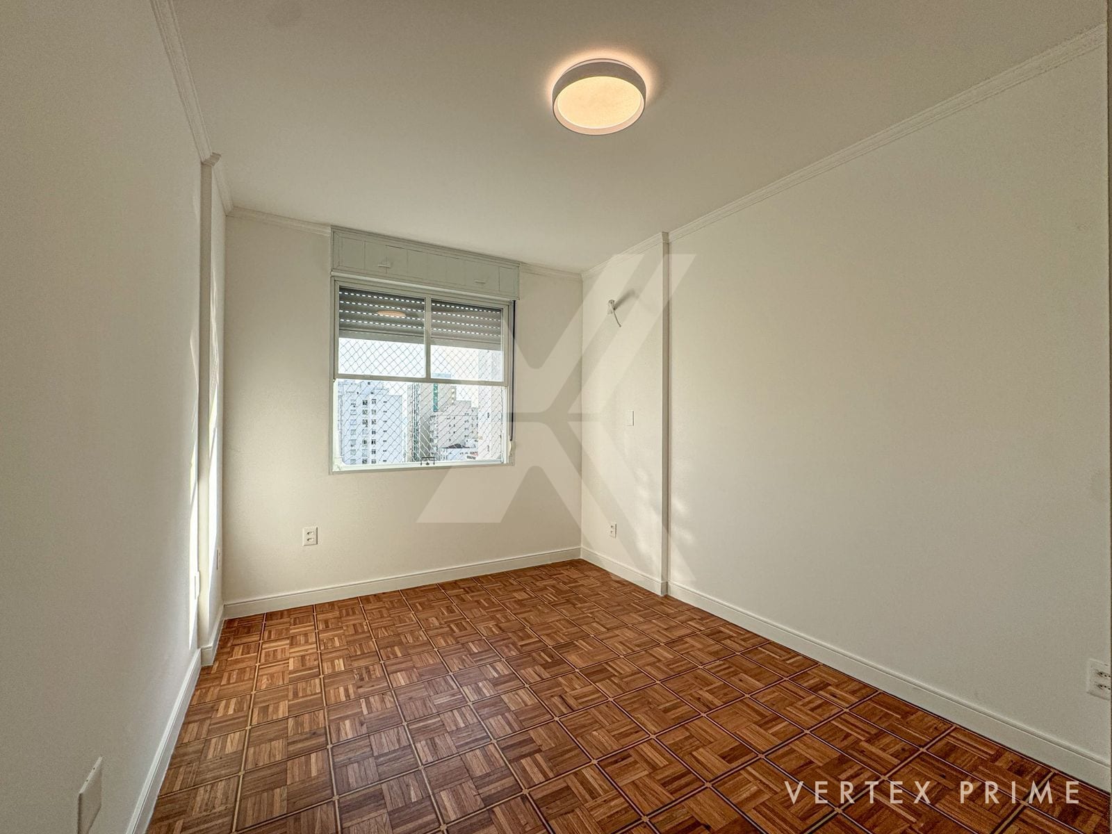 Apartamento 3 Dorm. 1 suíte, reformado com vista livre para o mar — foto