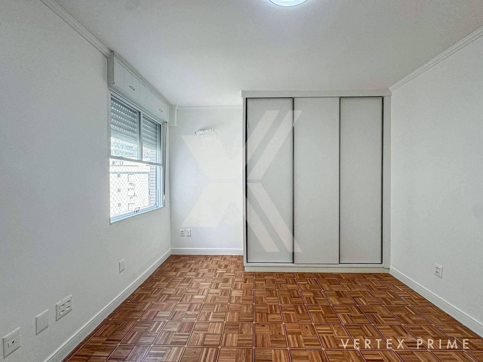 Apartamento 3 Dorm. 1 suíte, reformado com vista livre para o mar — foto