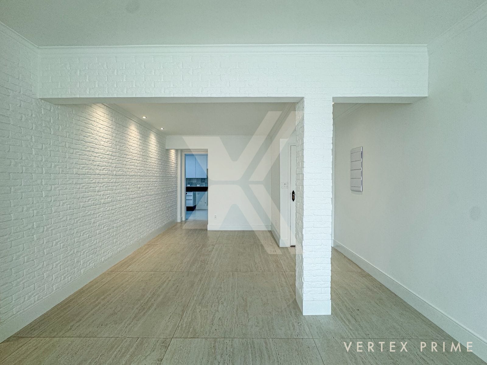Apartamento 3 Dorm. 1 suíte, reformado com vista livre para o mar — foto