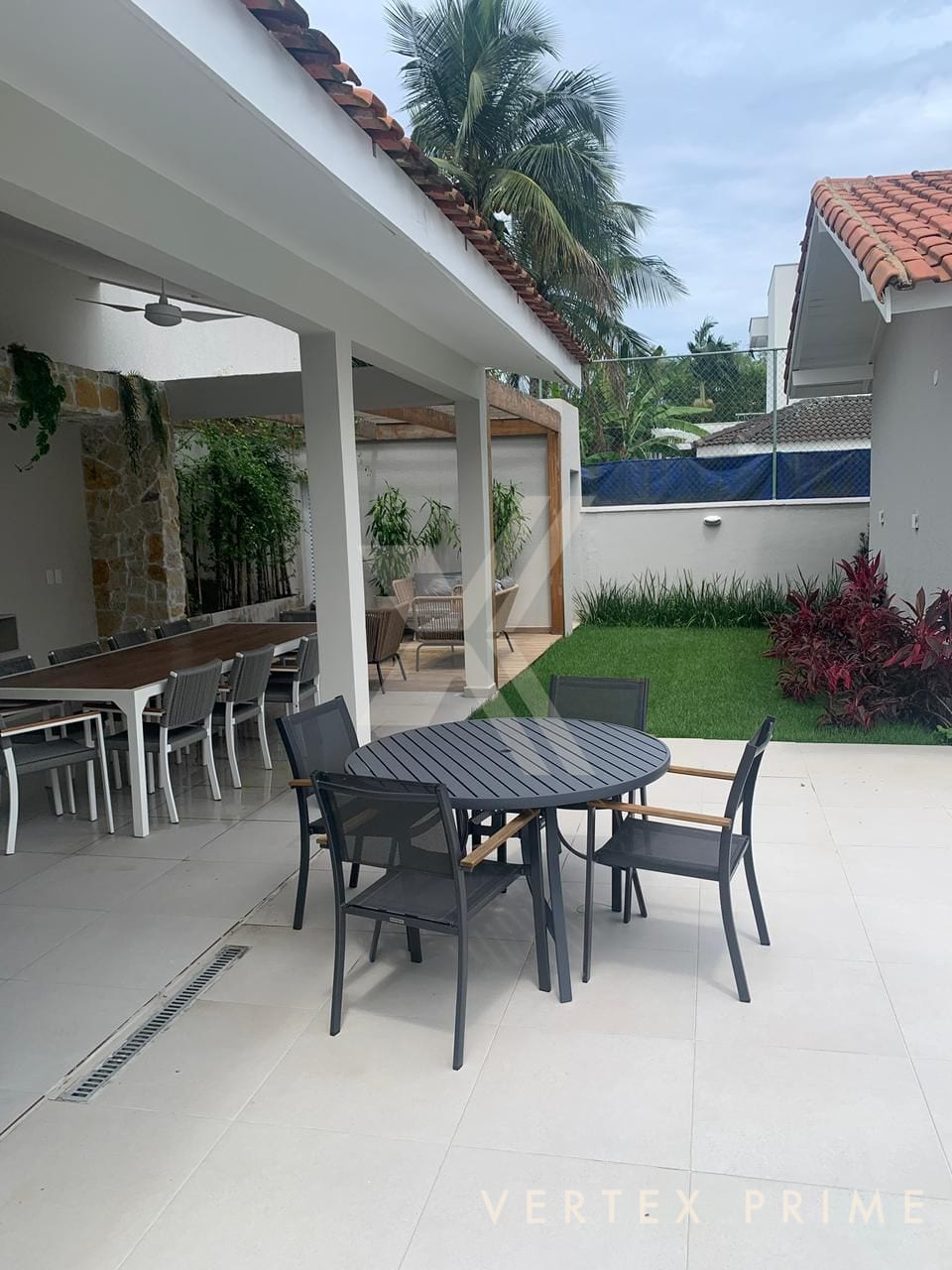 Villa Lopes 2 - Casa térrea contemporânea com quatro suítes e área de lazer completa — foto