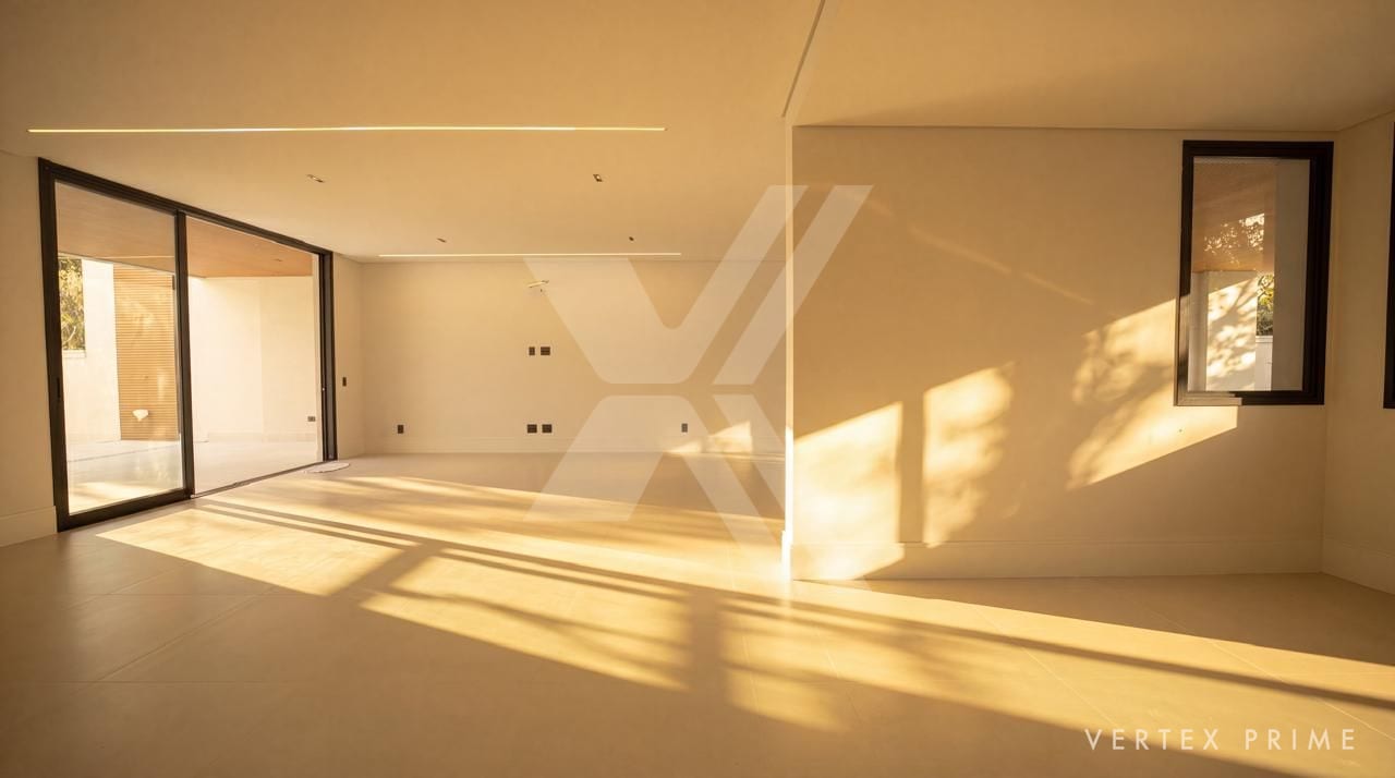 Casa térrea contemporânea, voltada para a praça — foto