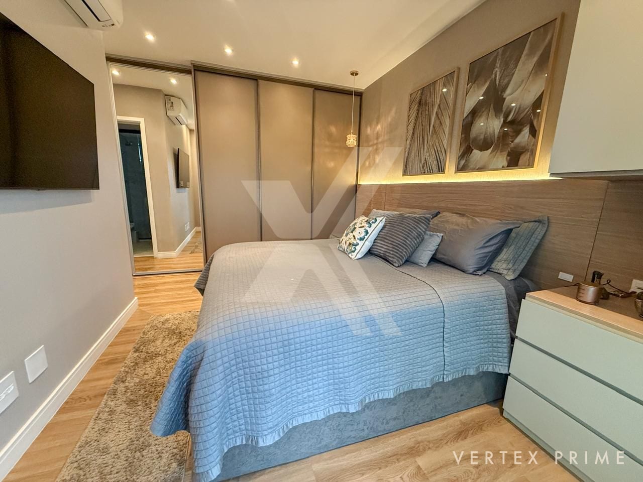 Apartamento em andar alto com vista livre para o mar, na Ponta da Praia — foto