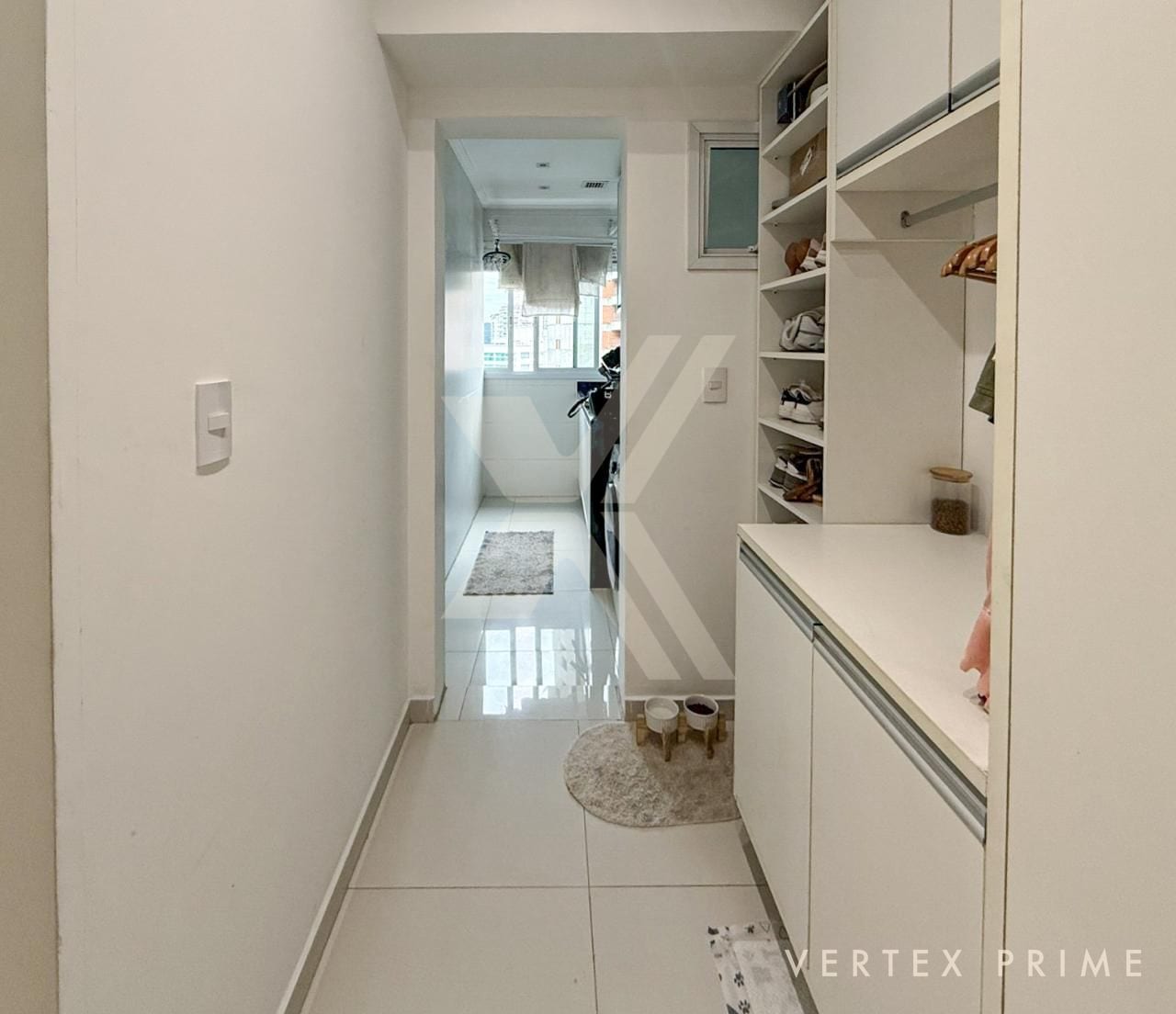 Apartamento em andar alto com vista livre para o mar, na Ponta da Praia — foto