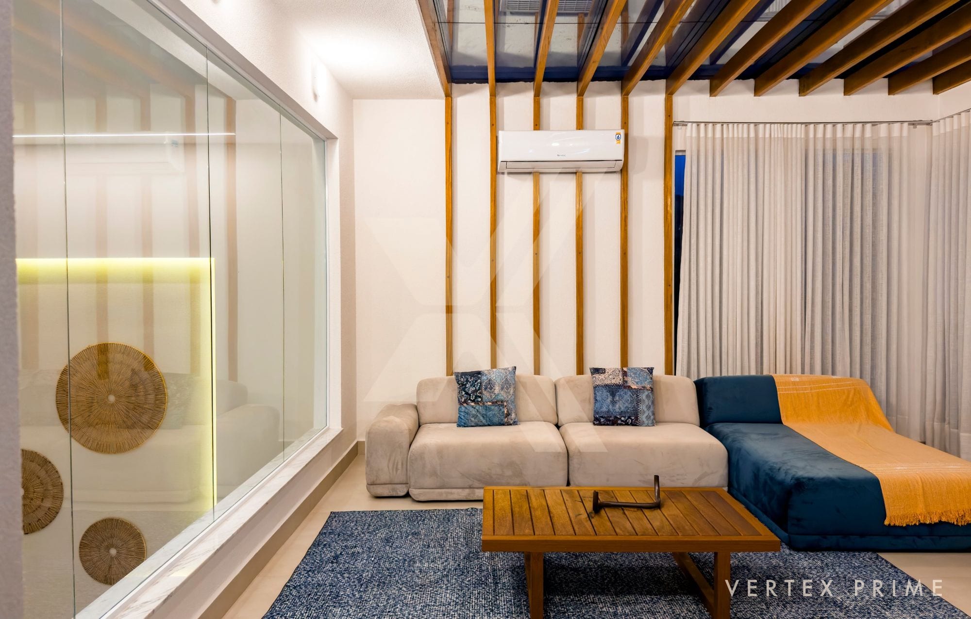 Residência com varanda gourmet e piscina aquecida — foto
