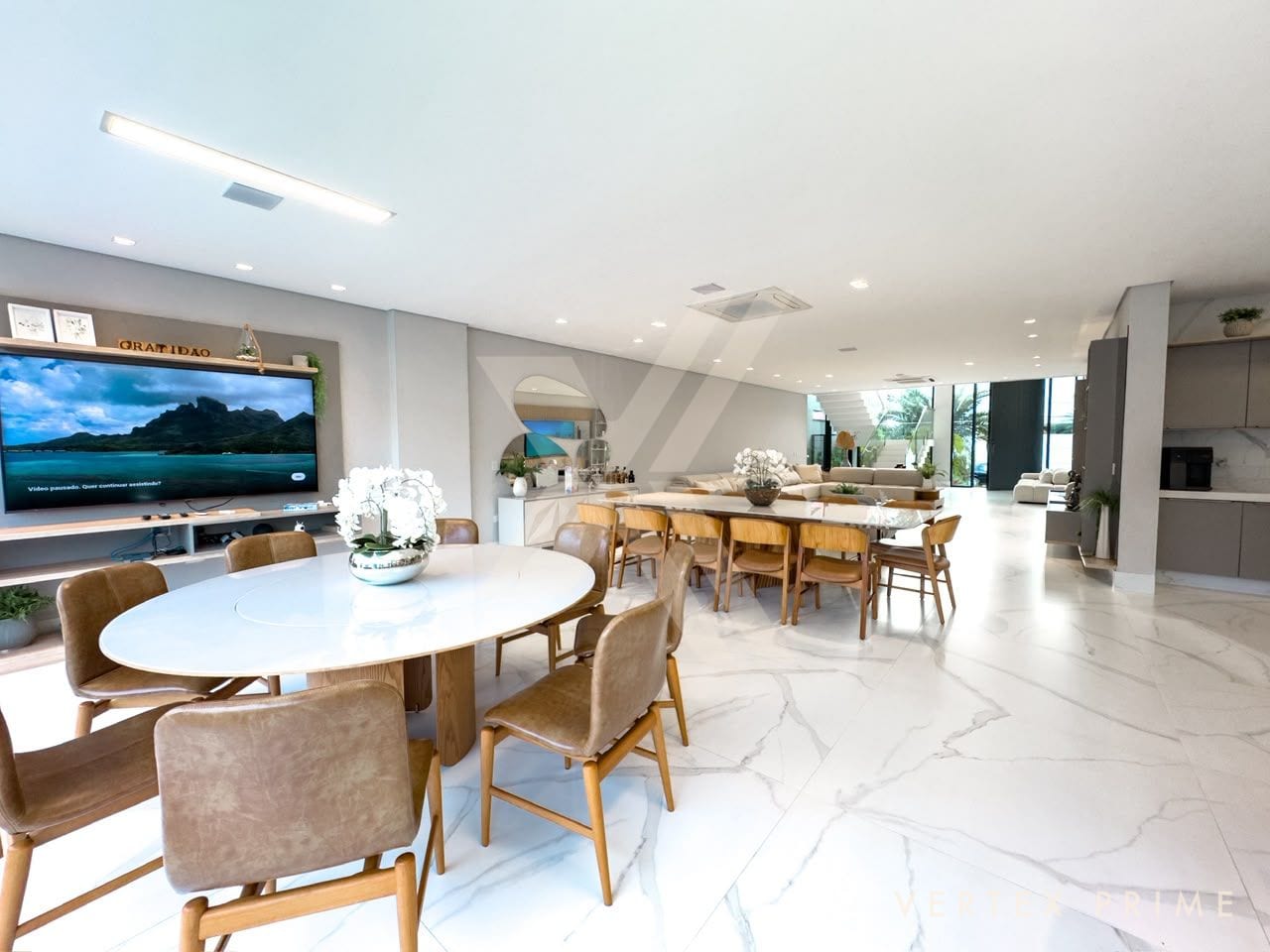 Casa Noir — contemporânea, entrega porteira fechada — foto