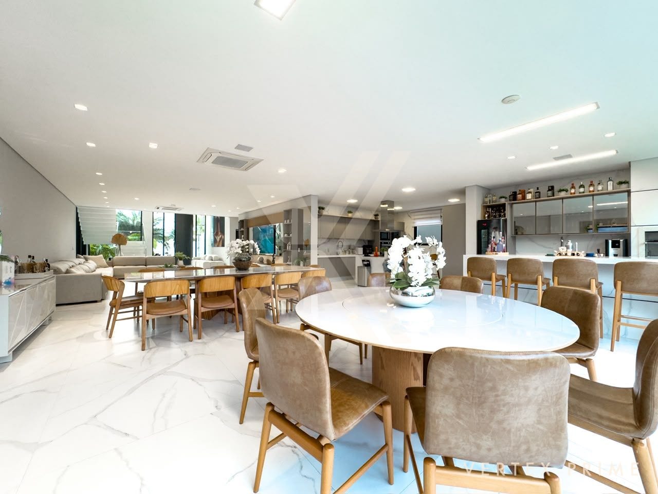 Casa Noir — contemporânea, entrega porteira fechada — foto