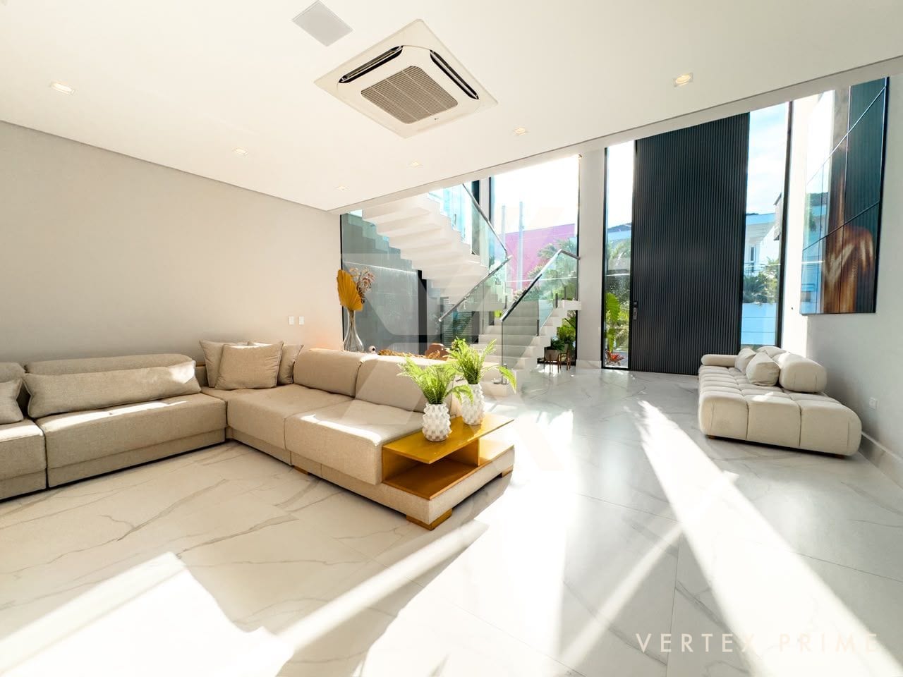 Casa Noir — contemporânea, entrega porteira fechada — foto