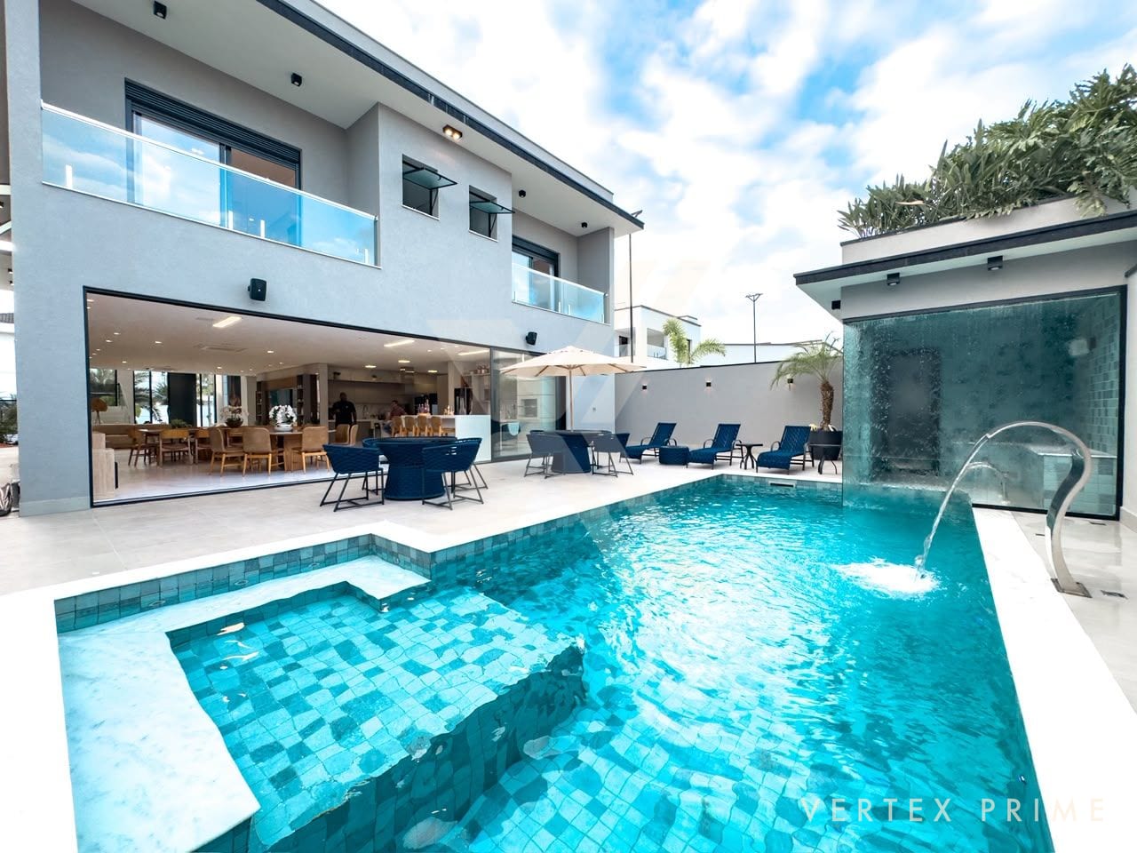 Casa Noir — contemporânea, entrega porteira fechada — foto