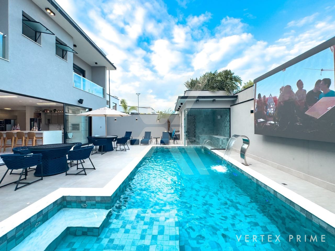 Casa Noir — contemporânea, entrega porteira fechada — foto