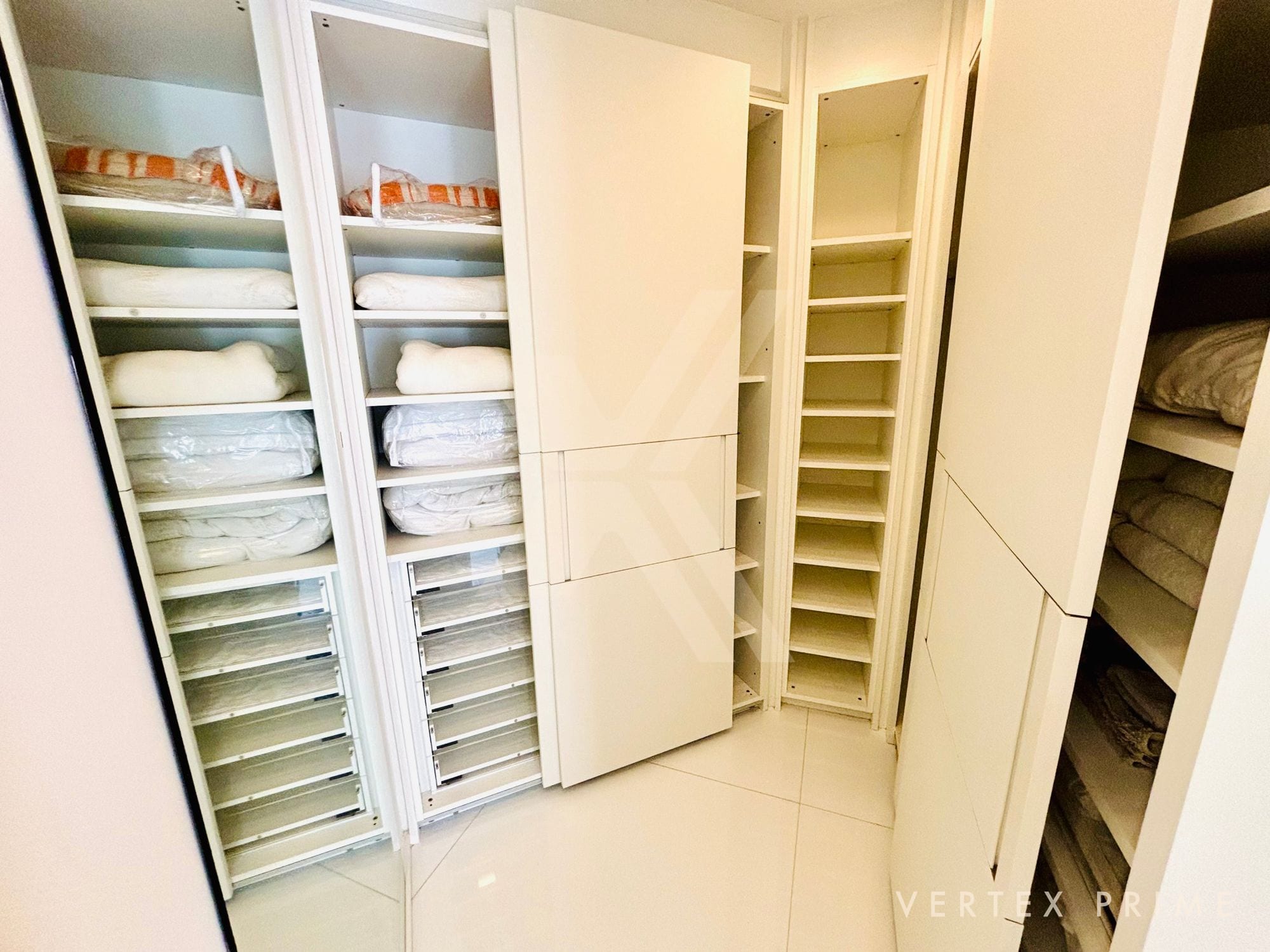 Mansão de Alto Padrão com 8 Suítes no Jardim Acapulco — foto