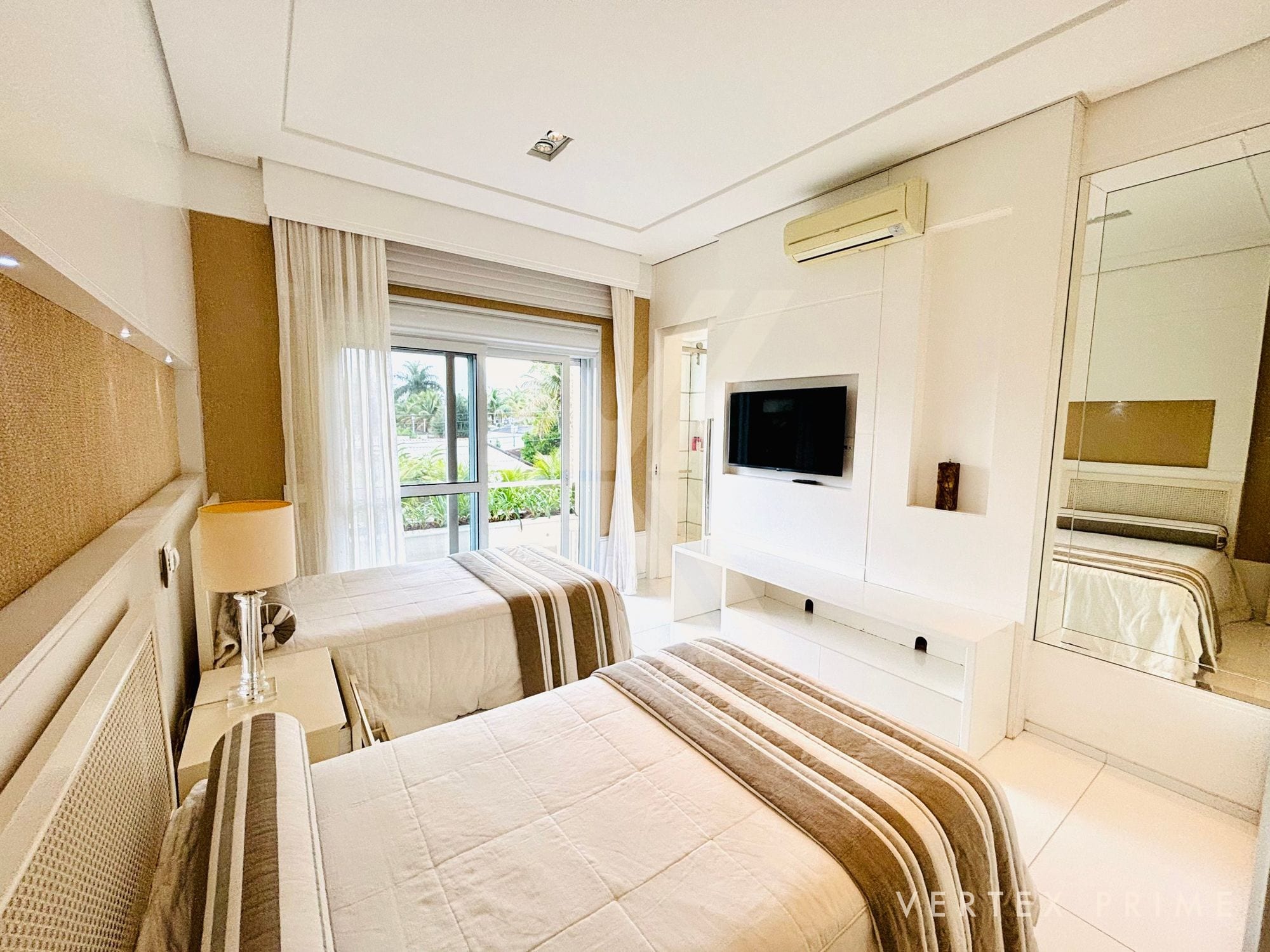 Mansão de Alto Padrão com 8 Suítes no Jardim Acapulco — foto